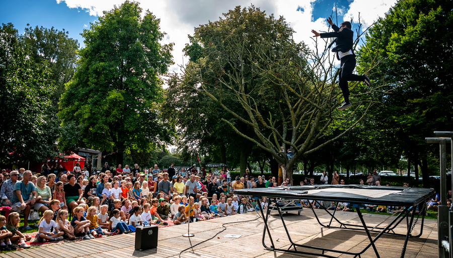 Voorstelling Back 2 Classics van Planeta Trampolí